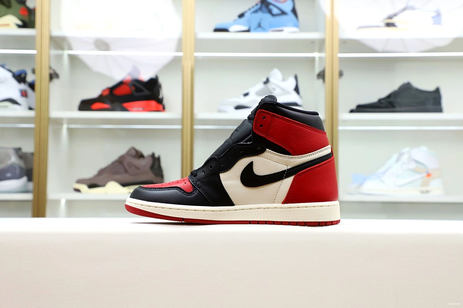 TOE' JORDAN HIGH 'BRED 1 OG AIR RETRO 0104